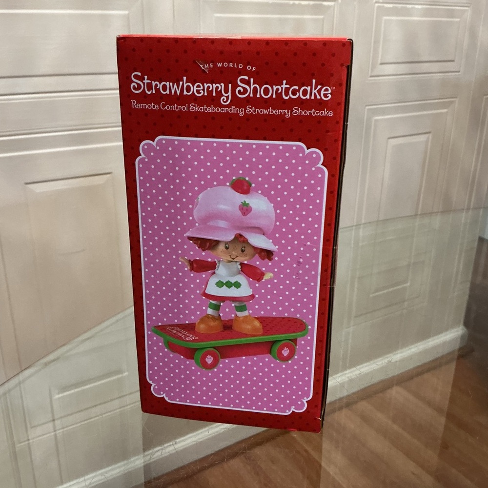 BRAND NEW, REMOTE CONTROL SKATEBOARDING STRAWBERRY SHORTCAKE - Picture 5 of 8